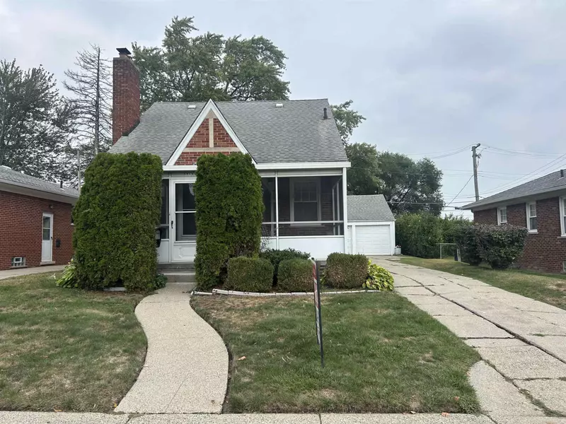 22121 Englehardt Street, Saint Clair Shores, MI 48080