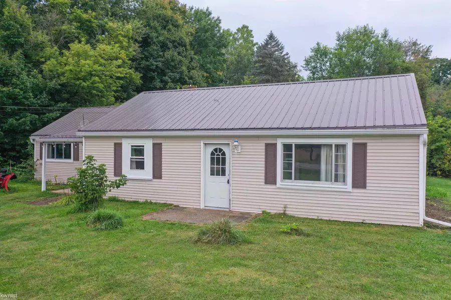 9417 N State Road, Otisville, MI 48463