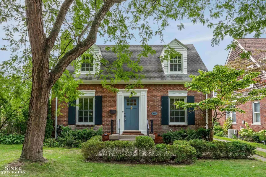 343 Hillcrest Road, Grosse Pointe Farms, MI 48236