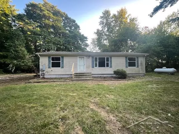 9875 Schomaker Road, Saginaw, MI 48609