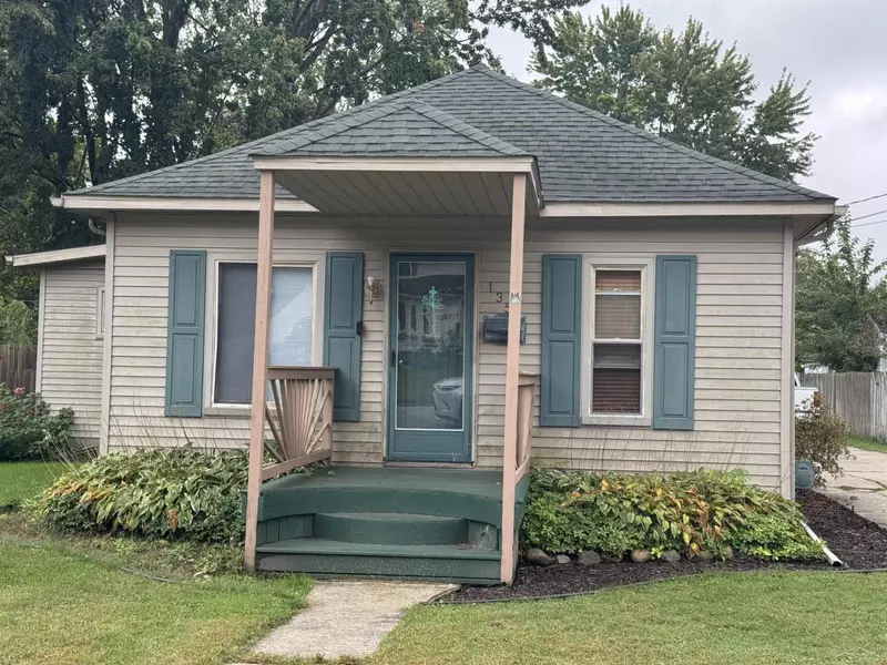 135 W WALNUT Street, Saint Charles, MI 48655