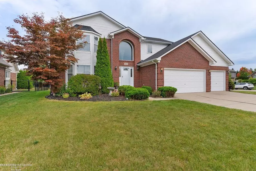 46568 Riverwoods Drive, Macomb, MI 48044