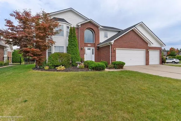 46568 Riverwoods Drive, Macomb, MI 48044