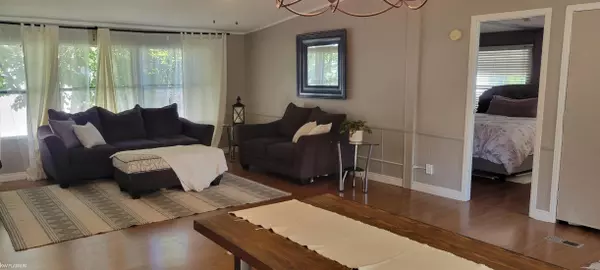 Shelby Twp, MI 48317,48571 Lakeview East