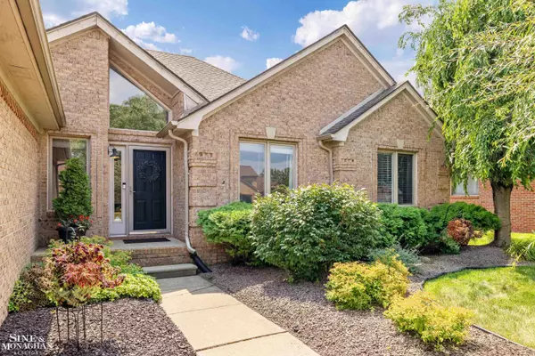 Macomb, MI 48044,21372 Florence Drive