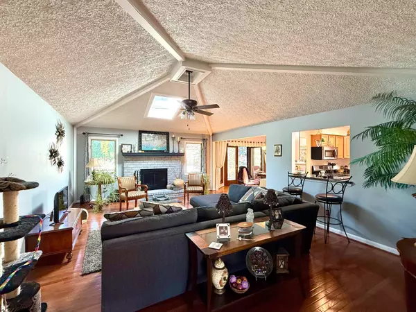 Sterling Heights, MI 48313,40779 Cascade Drive