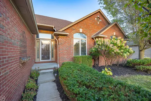 MI 48044,49472 Helmsley Drive