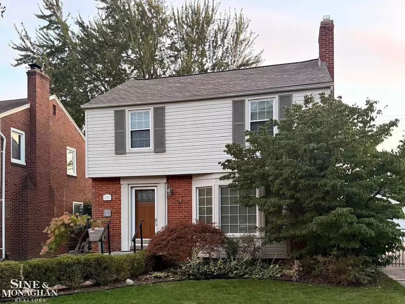 2033 Norwood Drive, Grosse Pointe Woods, MI 48236