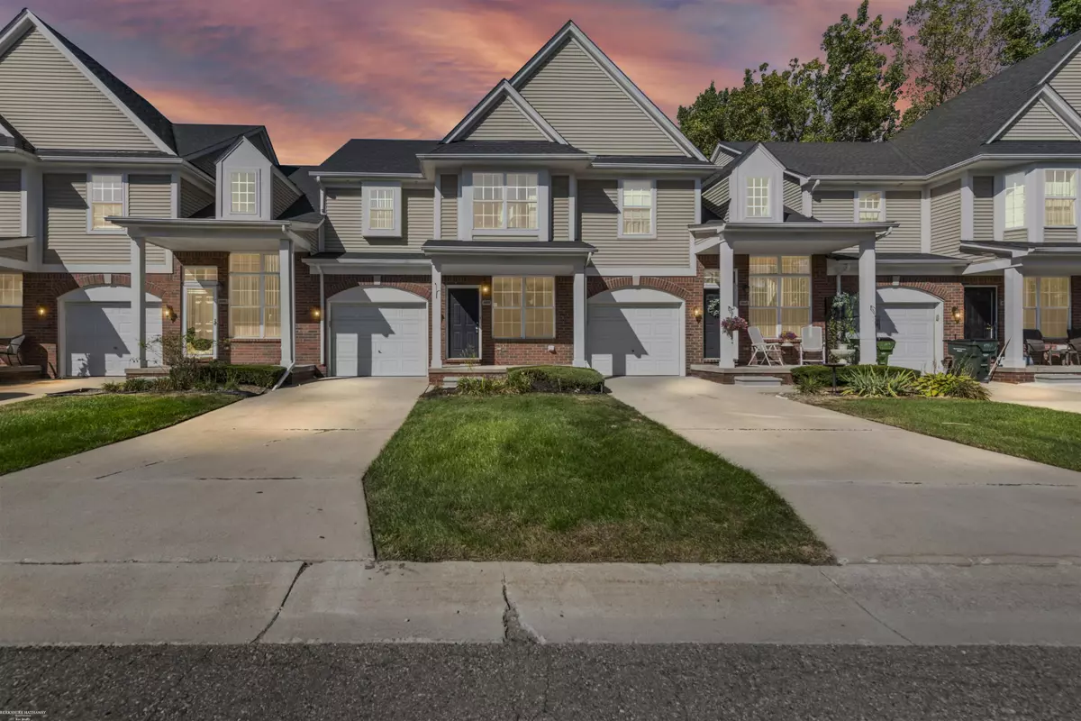 Shelby, MI 48317,4907 Green Court