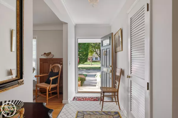 Grosse Pointe Woods, MI 48236,720 Fairford Road