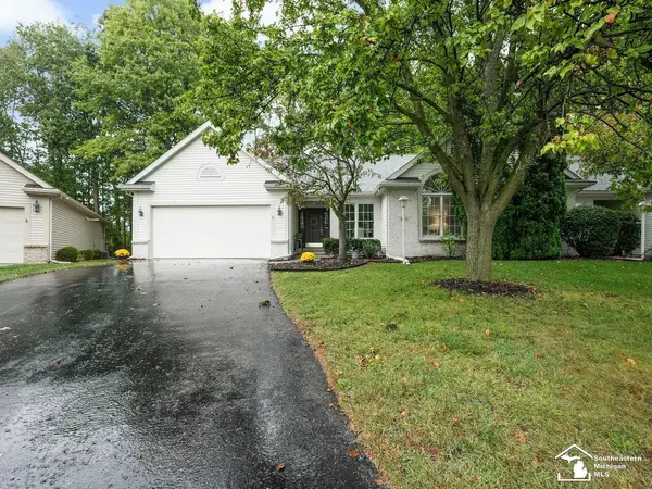 902 Hickory Creek Drive, Temperance, MI 48182