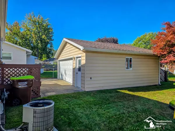 Monroe, MI 48161,954 Jefferson Court