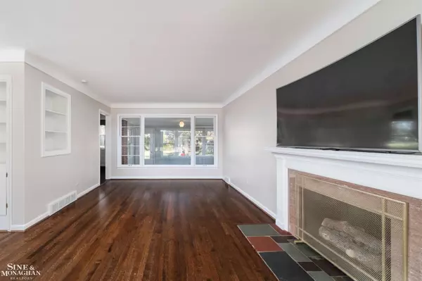 Grosse Pointe Woods, MI 48236,934 Anita Avenue