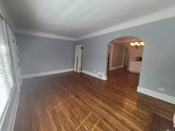 Grosse Pointe, MI 48230,1146 Lakepointe Street