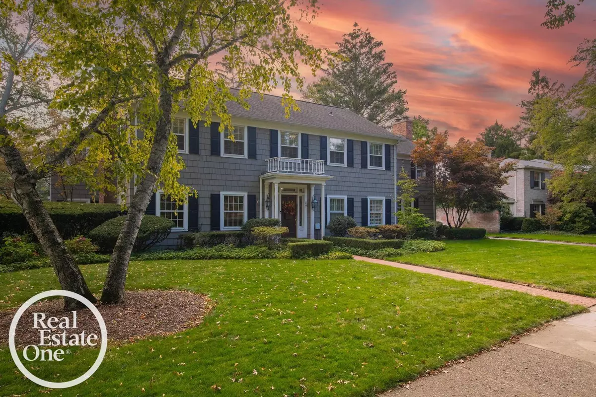 Grosse Pointe Farms, MI 48236,69 Touraine Road