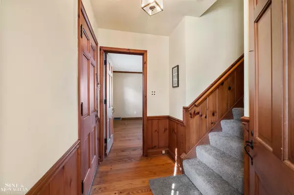 Grosse Pointe Woods, MI 48236,1930 Fleetwood Drive