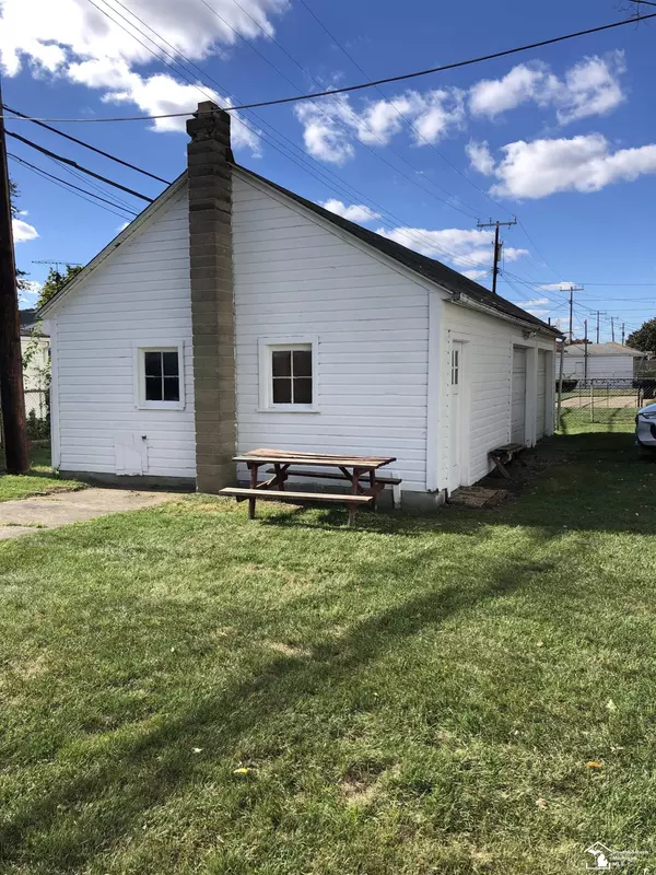 Allen Park, MI 48101,15163 University Street