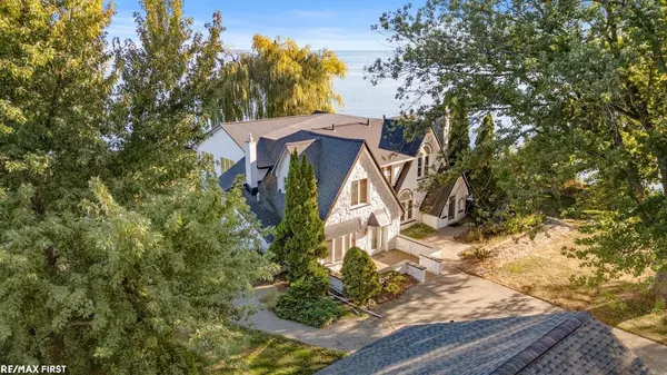 27927 Ponchartrain Street, MI