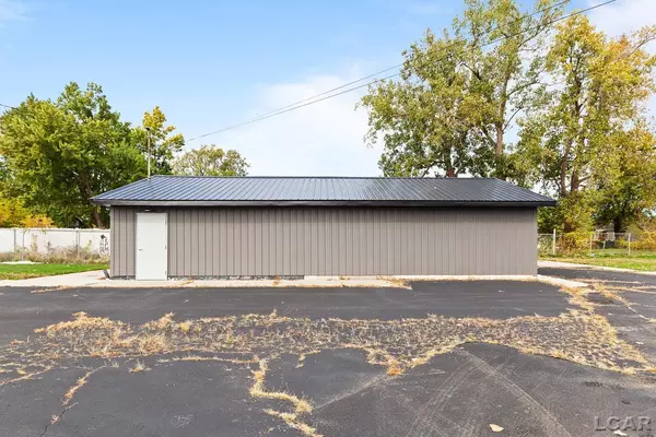 Adrian, MI 49221,1105 E Beecher Street