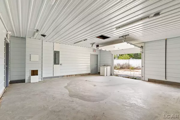 Adrian, MI 49221,1105 E Beecher Street