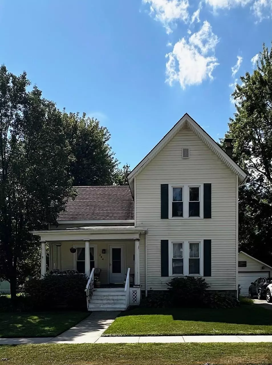 MI 48065,284 E Saint Clair Street