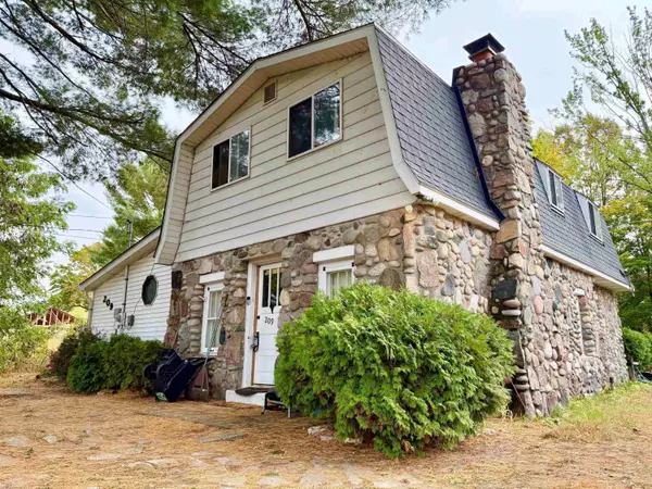 209 Beech Street, Houghton Lake, MI 48629