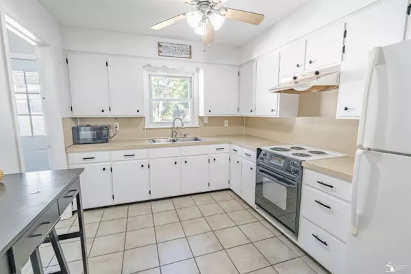 Monroe, MI 48161,5944 Elmwood Street