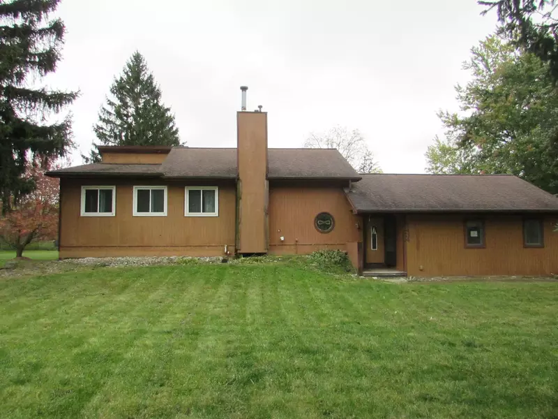 1434 E Cook Road, Grand Blanc, MI 48439