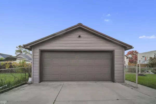 Bay City, MI 48708,814 S Sherman Street