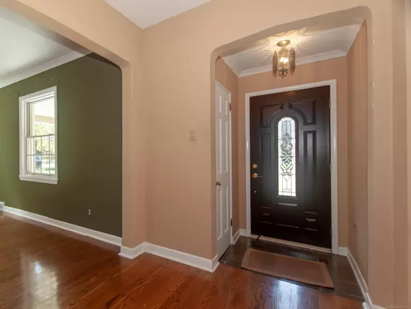 Grosse Pointe Farms, MI 48236,180 Fisher Road