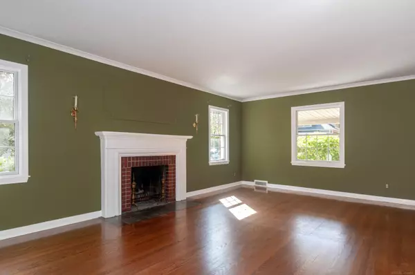 Grosse Pointe Farms, MI 48236,180 Fisher Road