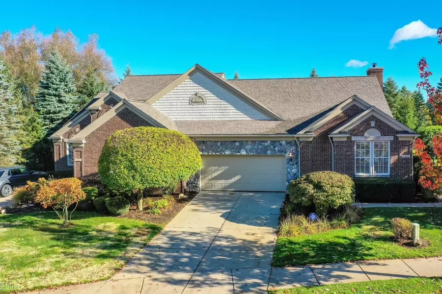 5043 Belmonte Drive, Rochester, MI 48306