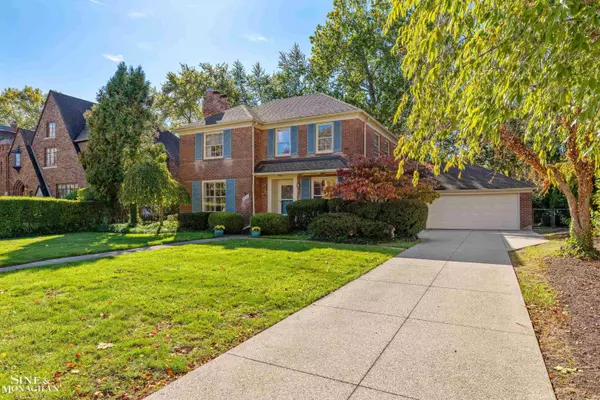 1031 Kensington Avenue, Grosse Pointe, MI 48230