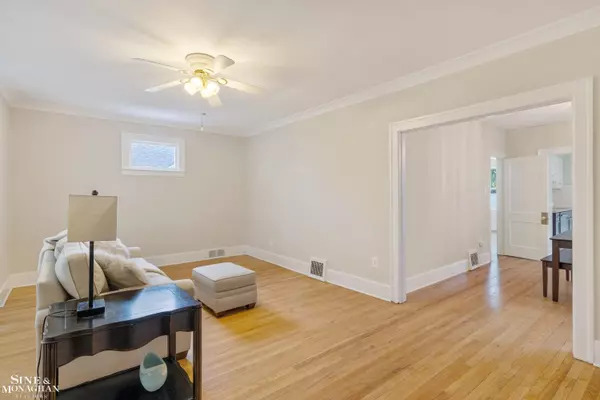 Grosse Pointe Park, MI 48230,1332 Maryland Street