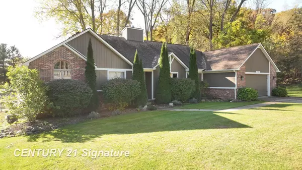 Fenton, MI 48430,7335 Surfwood Drive