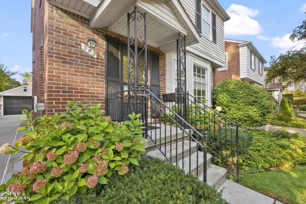 Grosse Pointe, MI 48236,343 Mount Vernon Avenue