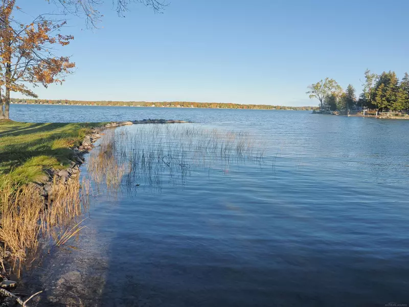 17131 Paradise Cove Road, Alpena, MI 49707