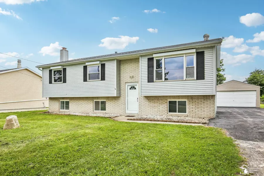 5571 Zink Road, Maybee, MI