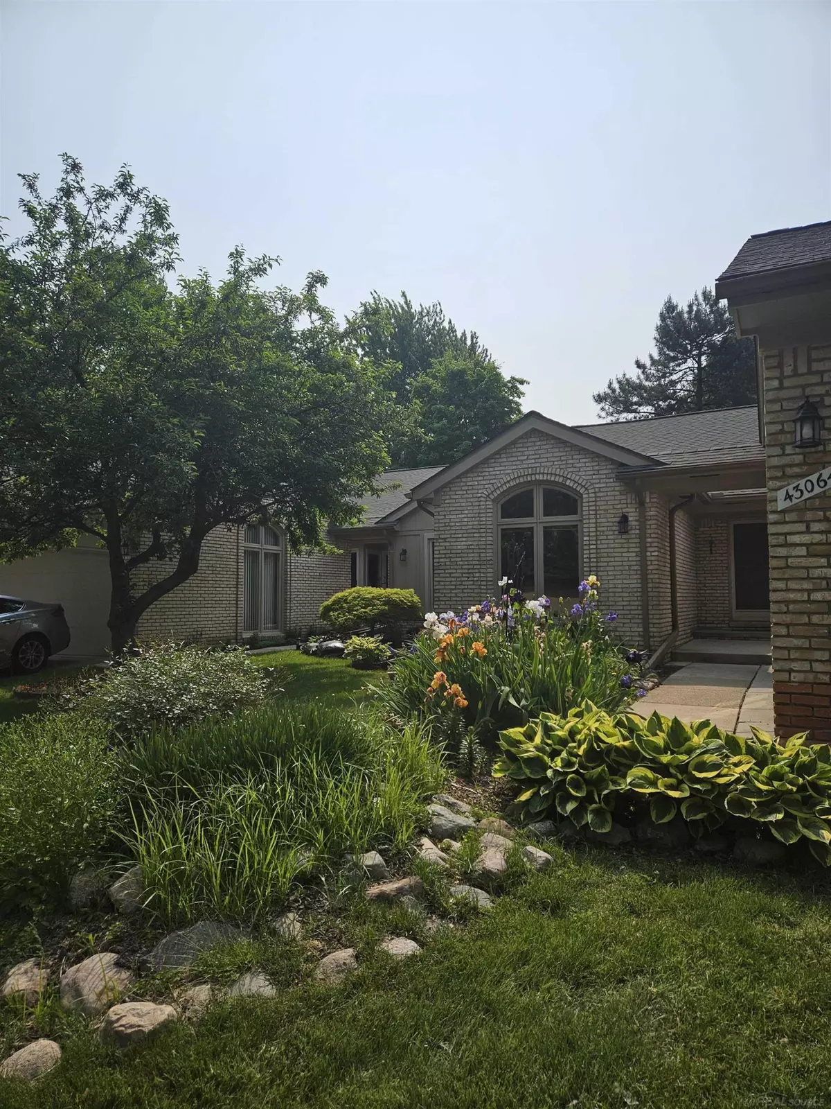 Clinton Twp, MI 48038,43064 W Kirkwood Drive