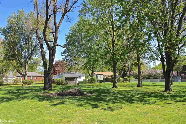 Shelby Twp, MI 48317,7547 Sylvan Street