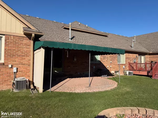 Macomb, MI 48044,16756 Country Ridge Court