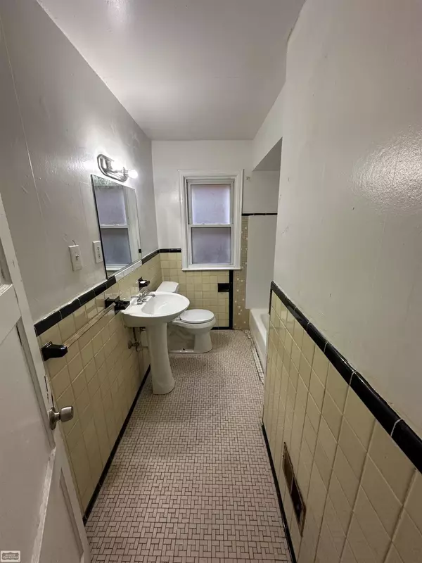 Detroit, MI 48238,4213 Waverly Lower Street