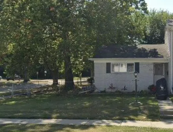 124 mark Drive, Macomb, MI 48043