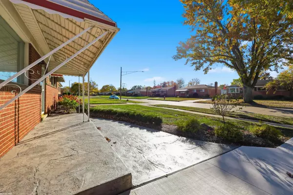 Warren, MI 48093,30544 Pinto Drive