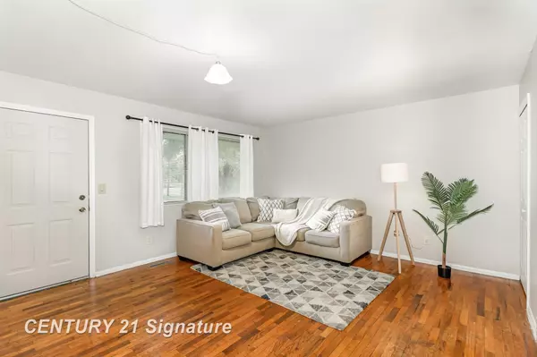 Saginaw, MI 48601,996 Athens Road