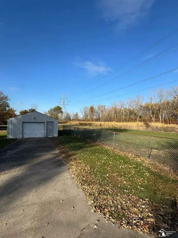 Erie, MI,3826 E Erie Road