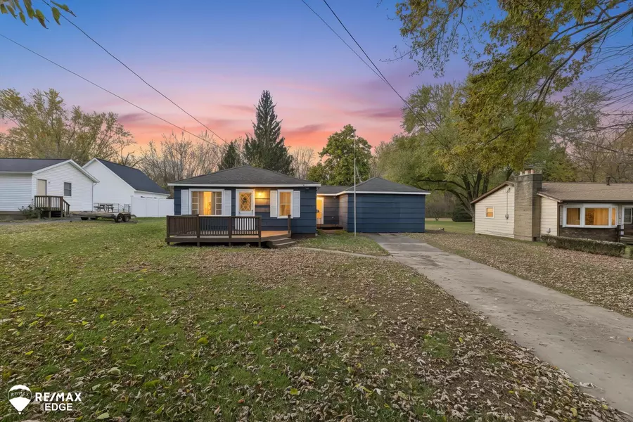 1166 Forest Avenue, Burton, MI 48509