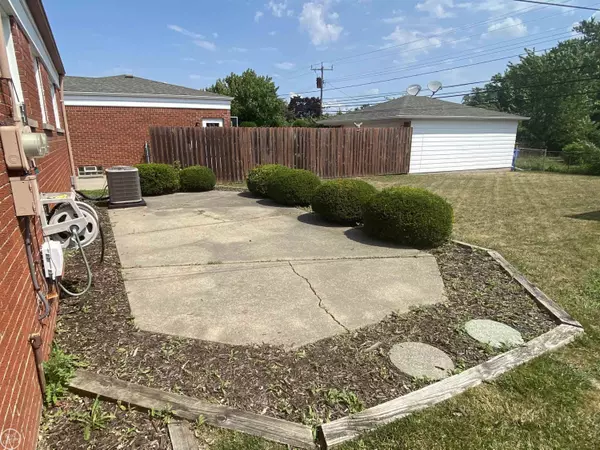 Warren, MI 48092,27448 Haverhill Drive