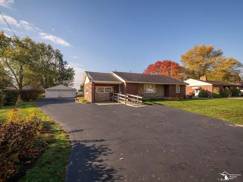 345 LaSalle Road, Monroe, MI 48162