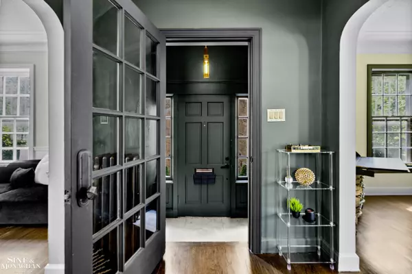 Grosse Pointe Farms, MI 48236,276 Lewiston Road